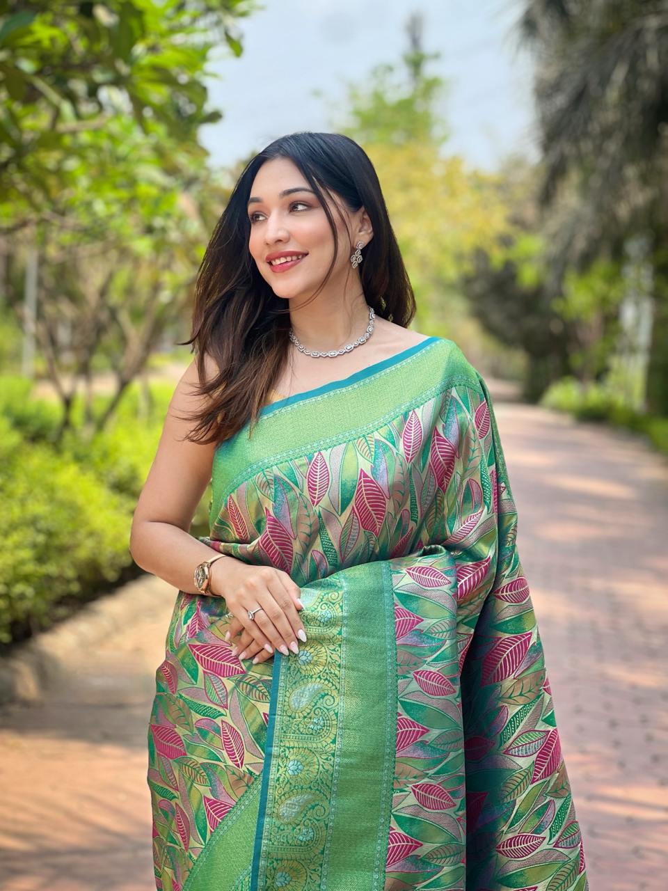 Women's Luxurious Pista Green & Pink Art Silk Saree with Intricate Leaf Weave & Broad Zari Border – Ideal for Festive & Wedding Occasions - Image 3